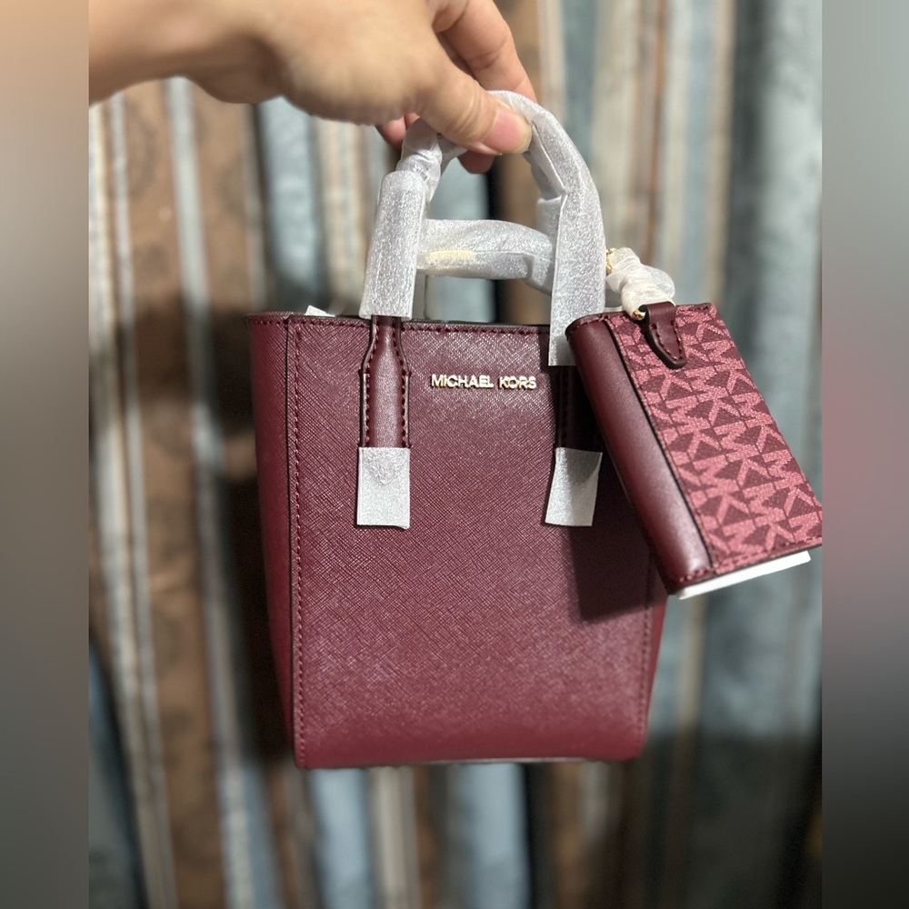 Michael kors Extra-Small Saffiano Leather Crossbody Bag Free MK Box 🎁